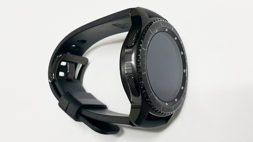 does galaxy gear s3 work with iphone